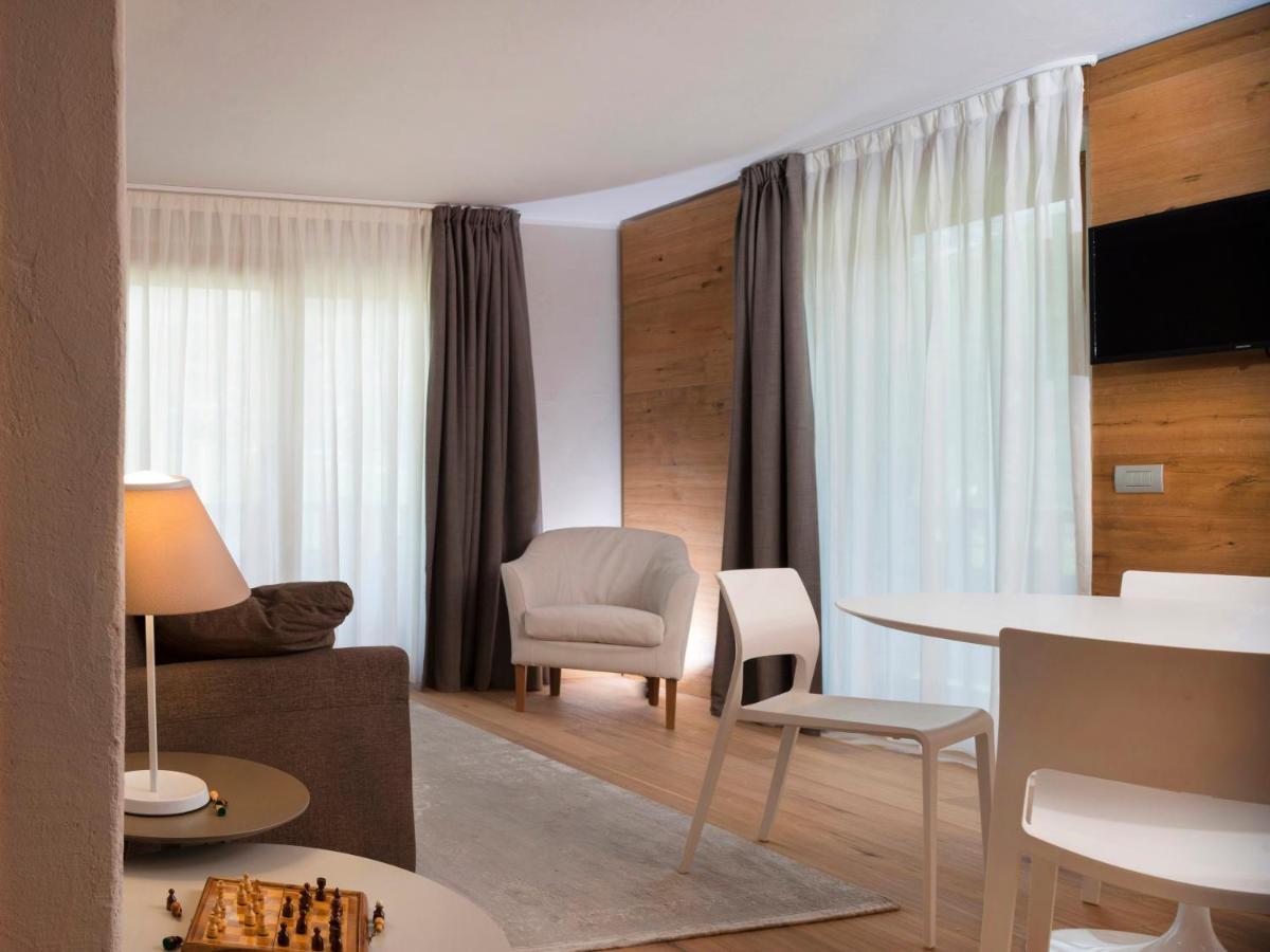 ברויל-קרוויניה 3 Chalets Aparthotel מראה חיצוני תמונה