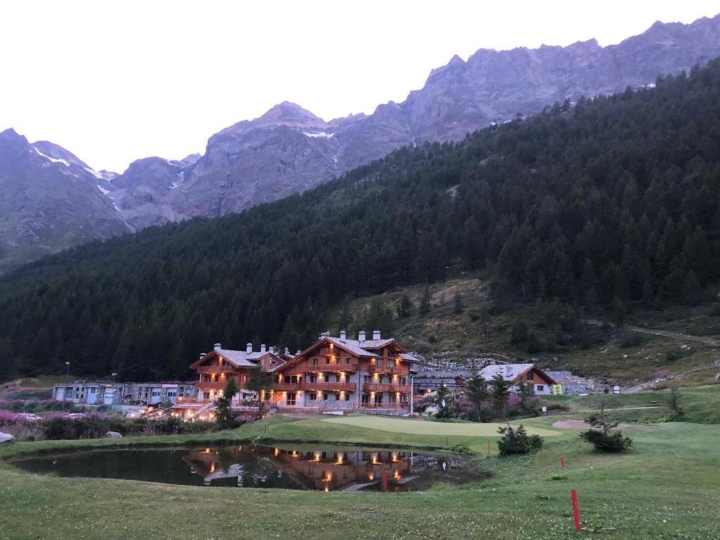 ברויל-קרוויניה 3 Chalets Aparthotel מראה חיצוני תמונה